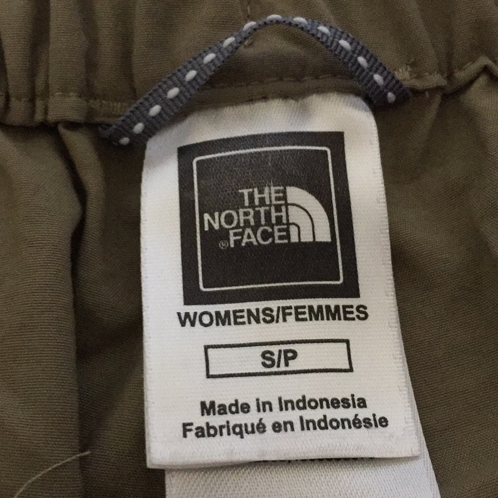 North face pants that unzip to shorts